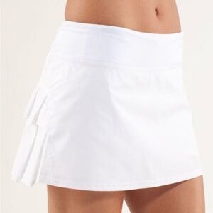 Lululemon White Pace Setter ruffle back mini skirt size 10